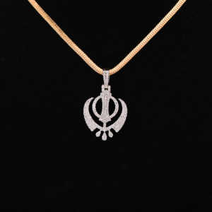 Colgante Estético con Forma de Logotipo de la Religión SIKH con Pequeños Diamantes Redondos Cultivados en Laboratorio en Oro Sólido de 18 Quilates para Todas las Ocasiones Unisex - Product Image 2