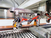 Machine de pulvérisation oscillante automatique haute efficacité pour portes en bois, panneaux de meubles, peintre à mouvement alternatif