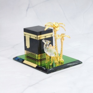 Recuerdo islámico más vendido: Kaaba de cristal con diseño de camello y palmera, duradero y reutilizable, precio de fábrica, para interiores. - Product Image 1