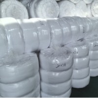 Bâche absorbante pour pétrole 10M 20M en polypropylène blanc avec corde de traction pour barrière anti-déversement marine