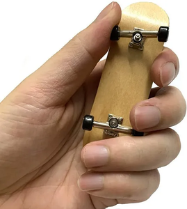 Nuevo Monopatín de Dedos de Madera de Arce de 5 Capas de 32 mm y 34 mm Personalizado al por Mayor - Product Image 3