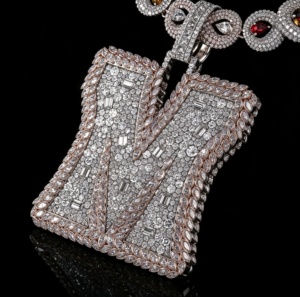 Pendentifs personnalisés en argent S925 avec lettres/logos/noms sertis de moissanite, plaqués or 18 carats avec certificat GRA pour rappeurs hip-hop - Product Image 1