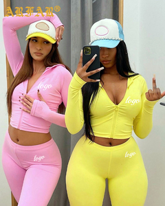 Set da Palestra Autunnale per Donna con Logo Personalizzato, Giacca con Zip e Leggings a Vita Alta, Abbigliamento per Yoga e Allenamento, Completo Due Pezzi - Product Image 1