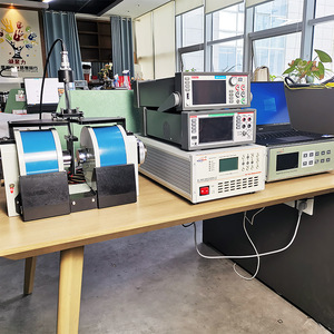 Sistema de medición de efecto Hall para el estudio de propiedades eléctricas de materiales semiconductores en laboratorio, sistema de medición de efecto Hall de la marca - Product Image 3