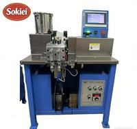Machine semi-automatique pour la fabrication d'embouts en plastique pour lacets
