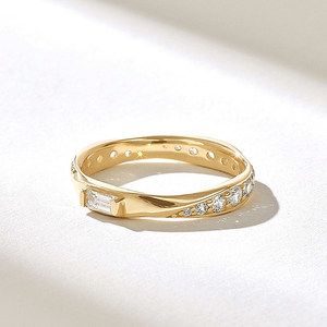 Anillo de boda de oro macizo de 14k y 18k con diamantes de corte esmeralda cultivados en laboratorio con certificado IGI CVD HPHT para mujer - Product Image 4
