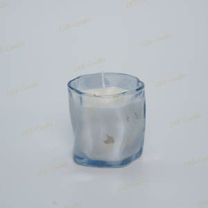 Bougie de luxe parfumée en cire de soja sans fumée pour la décoration intérieure Vente en gros de bougie parfumée de luxe colorée personnalisée d'usine - Product Image 1