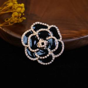 Ramillete clásico de lujo personalizado con broche Chapado en aleación de perlas de Camelia, hebilla de bufanda de seda para boda o regalo de mujer - Product Image 6
