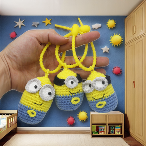 Pendentif de poupée Minion jaune tricoté à la main, style dessin animé mignon, porte-clés tissé écologique, cadeau pour enfants, accessoire de sac, 5cm*5cm - Product Image 2