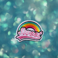 Nouvel arrivage de patchs brodés irisés vente en gros de fer sur tissu Applique Logo personnalisé patch de broderie arc-en-ciel pour vêtements