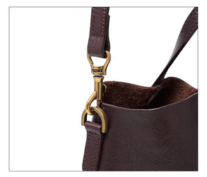 2026 Fashion New Hot-Selling First-Layer Vegetable-<b>Tanned</b> Cowhide Vintage Fashion Genuine <b>Leather</b> Crossbody Bag Women's <b>Handbag</b> - Product Image 5