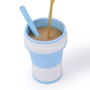 Tasse de voyage bleue personnalisée tasses pliables en silicone de 550ml tasses pliantes en silicone tasse à café réutilisable avec couvercle et paille - Product Image 3