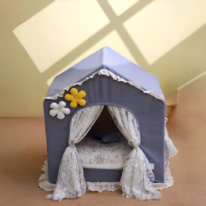 Small floral curtains, house nest, gray