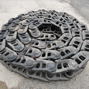 שרשרת מסילה אטומה של MiBo 23B-23-21300, מרווח 77 מ\\\"מ, עובי 4 מ\\\"מ, עבור מחפר PC850-8, פלדת יציקה, מרווח ברגים 228 מ\\\"מ, התקנה בהברגה, התאמה מקורית, אחריות 12 חודשים - Product Image 1