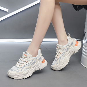 รองเท้าผ้าใบแฟชั่นผู้หญิง พื้นหนา ใส่ได้หลายโอกาส ระบายอากาศดี สไตล์ลำลอง  สำหรับวัยรุ่นและผู้หญิง  แบบหนาๆ  สไตล์ Daddy Shoes - Product Image 1