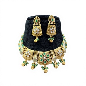 Conjunto de collar y aretes de latón chapado en oro de calidad premium luminosa para mujer, para ocasiones de boda. - Product Image 2