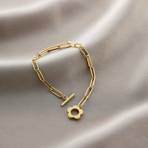 Bracelet en acier inoxydable plaqué or 18 carats Aoran, best-seller, trèfle à cinq feuilles, luxe, tendance, cadeau pour femme - Product Image 1