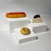 Yageli Chine fournisseur taille personnalisée en gros pas cher blanc acrylique 5 faces cube buffet alimentaire présentoir contremarches pour la fête d'affichage des aliments