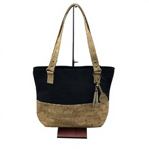 Sac fourre-tout en toile et liège, écologique, portable, végétalien, OEM, économique, avec logo, motif dessin animé, fermeture à bouton, couleur personnalisée, poignée réglable - Product Image 2