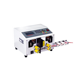 เครื่องตัดสายทองแดงขนาดเล็กยี่ห้อ Komax สำหรับสายดาต้า - Product Image 1