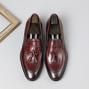 Chaussures habillées en cuir de vachette gaufré élégantes pour hommes avec pompons, à enfiler, style décontracté - Product Image 5