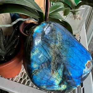 סיטונאי באיכות גבוהה מנצנצת קריסטל לברדורייט גביש נטול צורה תליית קישוטים כחולים ריפוי קישוטים כחולים מתאימים - Product Image 3