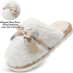 Pantofole da Donna Carine Antiscivolo in Peluche Morbido con Effetto Memoria e Decorazione a Farfalla - Product Image 2