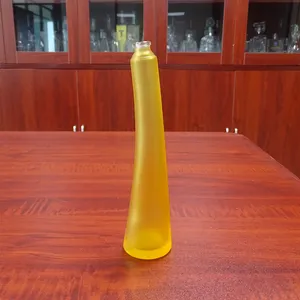 小橙黄色玻璃75毫升玻璃瓶奇形怪状