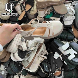 เทรซี่ มีอา รองเท้าส้นสูงหนังแก้วสีดำมือสองขายส่งแบบคละรุ่น - Product Image 2