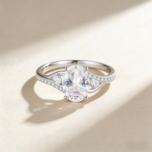 Anillo de Compromiso con Diamante de Corte Ovalado, Plata 925 con Baño de Rodio, Engaste de Garras, Joyería Fina Clásica para Mujer - Product Image 3