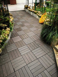 Piastrelle moderne per Decking in legno per uso esterno Co-estrusione per piastrelle a ponte cavo ad incastro
