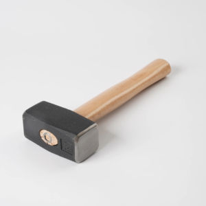 <span class=keywords><strong>Marteau</strong></span> en pierre à tête fixe avec manche en bois <span class=keywords><strong>de</strong></span> hêtre FSC pour une utilisation durable <span class=keywords><strong>de</strong></span> la maçonnerie - Product Image 1