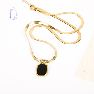 Mạ Vàng Xương Cá Choker Vòng Cổ Rắn Thép Không Gỉ Vòng Cổ Với Khối Màu Đen Đá Quý Mặt Dây Chuyền - Product Image 4