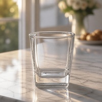 Verre à whisky carré de 183 ml avec coins arrondis, parois transparentes durables et côtés inclinés, idéal pour le whisky, les jus et les cadeaux