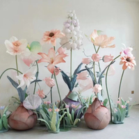 Magnifique ensemble de fleurs géantes personnalisables Fleurs artificielles artisanales pour les accessoires de scène de remise de diplômes Décorations de mariage