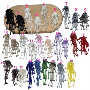 Broche Artesanal RYL com Cristais Dourados e Franjas de Borla para Vestidos e Roupas - Product Image 1