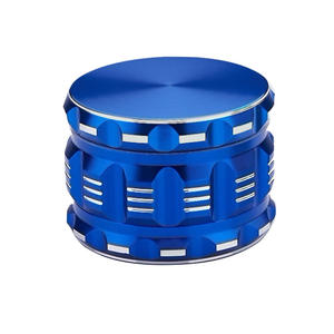 Molinos Clásicos de Aluminio para Hierbas, 2.5 Pulgadas, Negros, Manuales, Redondos, para Uso en la Cocina - Product Image 5