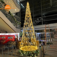 Sapin de Noël LED coloré avec éclairage RGB et motifs étoiles pour la décoration de parcs à thème et d'espaces commerciaux personnalisés