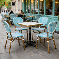 Ensemble de table et de chaises de style français en rotin bleu pour restaurant, café, terrasse, meubles de bistrot, ensemble de table d'extérieur commercial