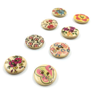 批发彩色花卉印花<span class=keywords><strong>2</strong></span>孔定制木制纽扣 - Product Image 4