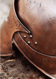 Casco Griego Pulido de Alta Calidad, Construcción en Acero, Inspiración Histórica, Apariencia Antigua, para Exhibición, Disfraces y Eventos - Product Image 5