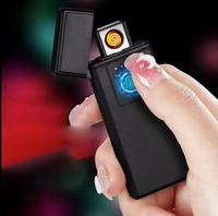 Petit briquet électronique moderne sans flamme en alliage de zinc, rechargeable par USB, avec écran tactile, 2 heures de charge, idéal pour les cadeaux promotionnels