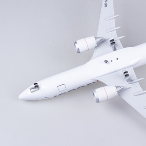 Modèle d'<span class=keywords><strong>avion</strong></span> en résine moulée sous pression Flydubai Boeing 737 à l'échelle 1/85, réaliste, 47 cm, objet de <span class=keywords><strong>collection</strong></span>, cadeau de Noël et du Nouvel An - Product Image 2