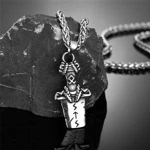 Pendentif épée viking en acier inoxydable, collier punk pour homme, 60 cm, bijoux cadeau - Product Image 1