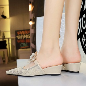 Chaussures à talons compensés pour femme, à bout pointu, ornées de perles et de strass, élégantes, pour l'extérieur - Product Image 4