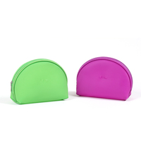 Sac cosmétique portable multifonctionnel Semi-circulaire en Silicone, sac de lavage de voyage, trousse de maquillage de toilette, étui de voyage essentiel