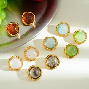 Boucles d'oreilles rondes en résine plaquées or 18 carats en acier inoxydable 304, style décontracté et simple pour femmes, à porter au quotidien, bijoux et cadeaux de boutique - Product Image 1