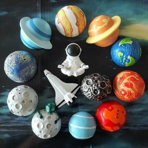 Aimants de réfrigérateur en résine protégés par le droit d'auteur, en stock, avec motifs planétaires, astronautes, vaisseaux spatiaux, Terre et Lune, pour la maison et les voyages - Product Image 2