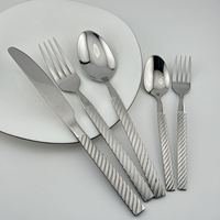 Ensemble de couverts modernes en acier inoxydable 410 avec poignée carrée, texture sergé, pour la maison et les restaurants