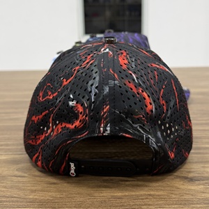 Casquette de golf camouflage rouge et noir, motif tourbillon liquide, impression numérique imperméable, 5 panneaux, perforations laser, respirante, visière incurvée, pour hommes et femmes - Product Image 5